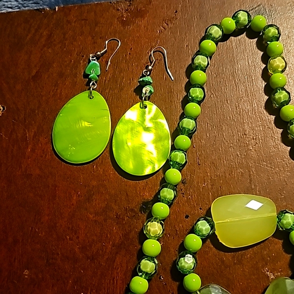 3pc Designer Jewel Set, Necklace, Bracelet, Earrings, Glass/Stone/Plastic Beads - Picture 2 of 8